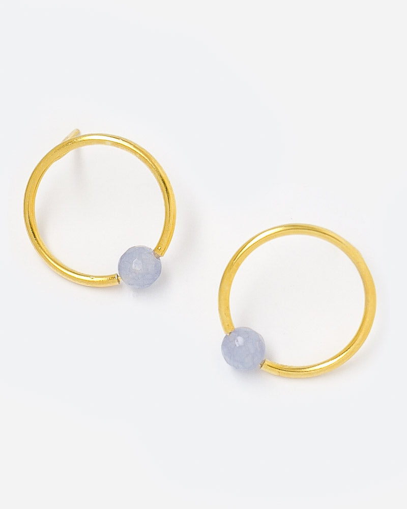 Ohrstecker Circle 25 mm mit Chalzedon Perle