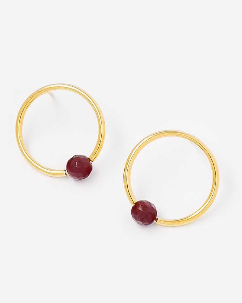 Ohrstecker Circle 25 mm mit roter Jadeperle