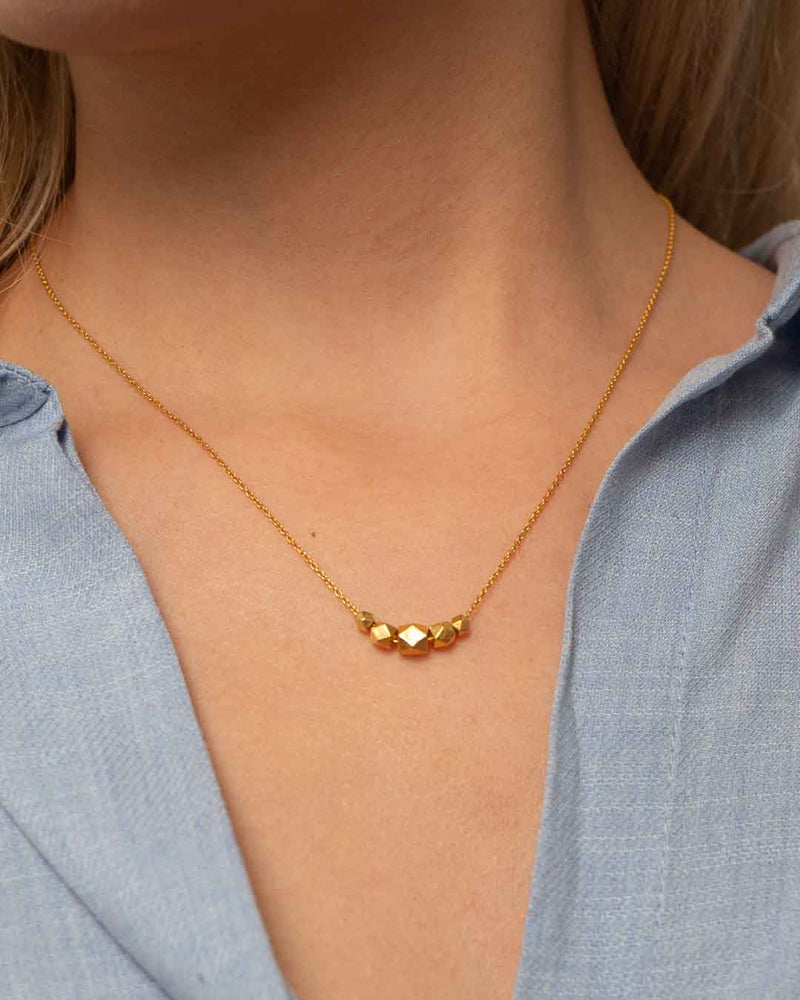 Halskette mit 5 kleinen Goldnuggets